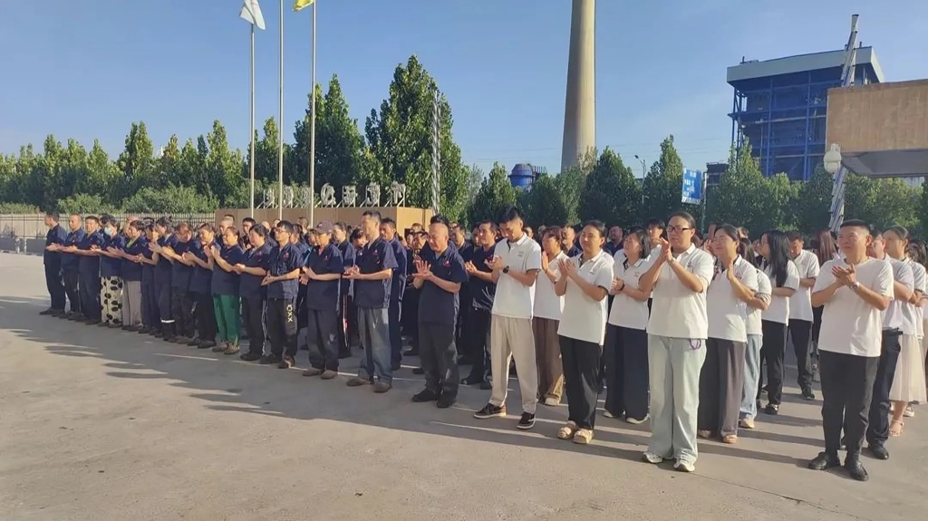 力威關(guān)懷暖人心<div   id=