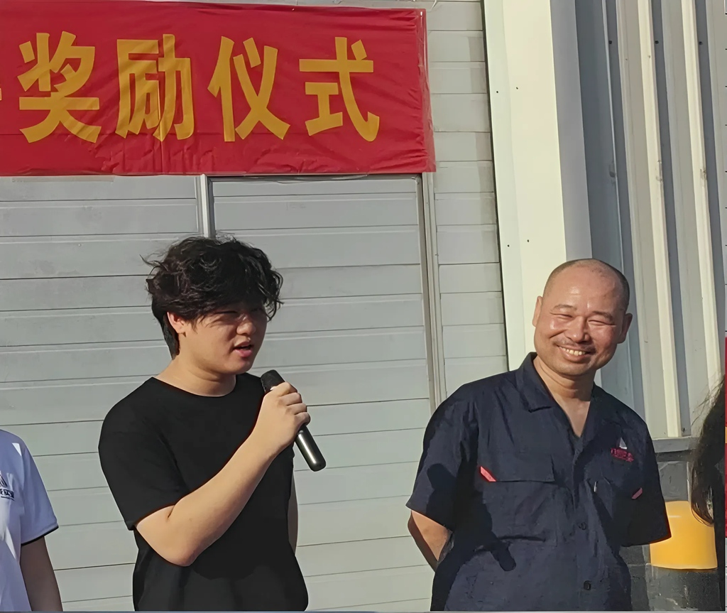力威關(guān)懷暖人心<div   id=
