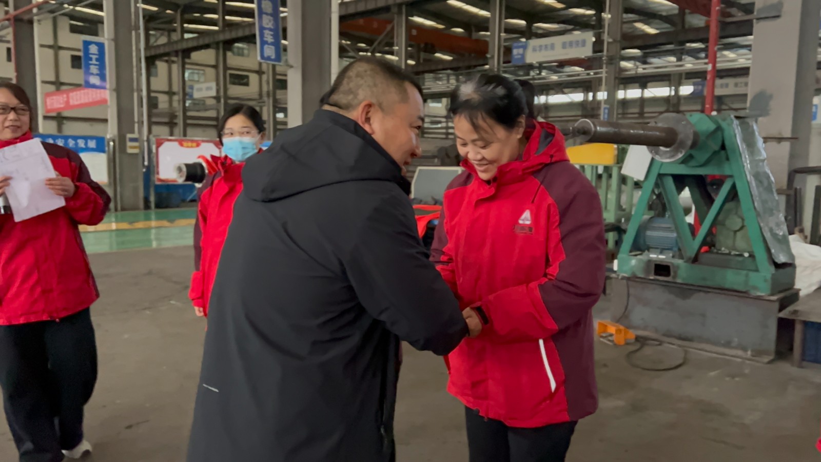 師徒攜手促成長(zhǎng)，獎(jiǎng)勵(lì)儀式暖人心